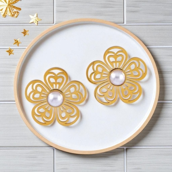 🆕 Romantic Floral Faux Pearl Jewelry Set | 18K Gold Plated Stainless Steel - Picture 5 of 16